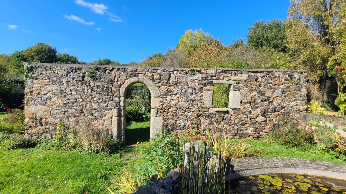 SAINT-JEAN-DU-DOIGT Magnifique longère 3