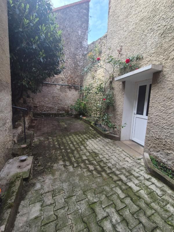EBREUIL Maison de Bourg 1