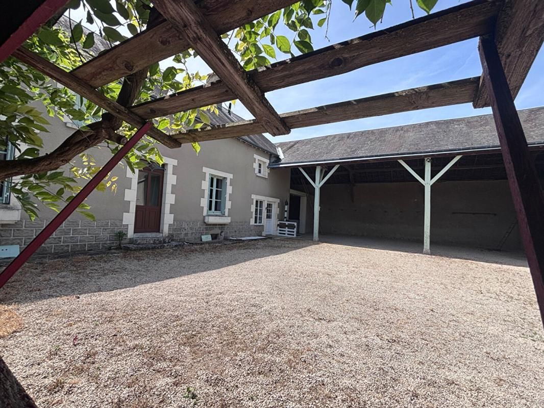 VINEUIL Ensemble immobilier Vineuil Maison + Granges 1
