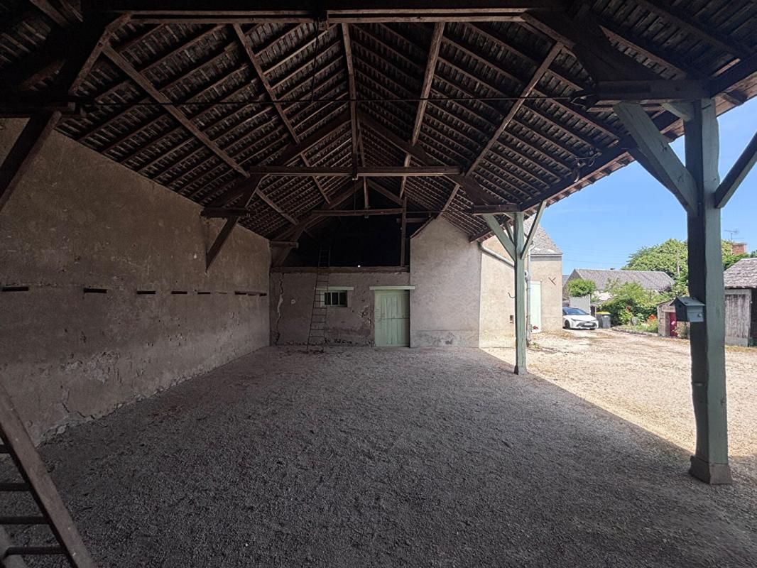 VINEUIL Ensemble immobilier Vineuil Maison + Granges 3