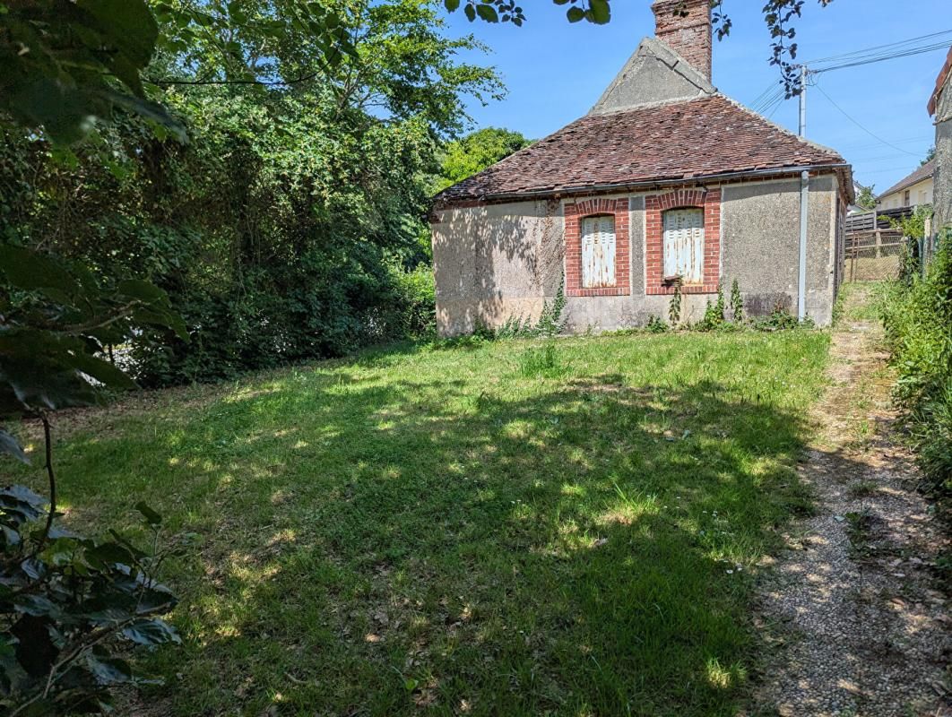 LA LOUPE Maison +100m2 à restaurer sur parcelle de 307m2 1