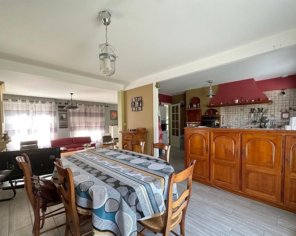 AGEY Maison indépendante de 180 m2 avec terrain de 1582 m2 4