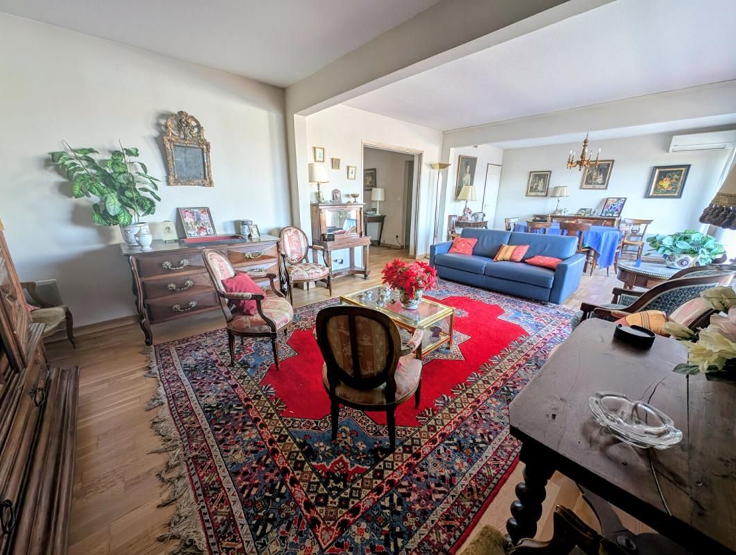 Caudéran Pasteur Appartement 3 pièce(s) 106 m2 ascenseur, balcon, garage et cave
