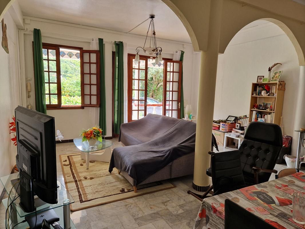 GOURBEYRE Appartement  4 pièce(s) 117 m2 , 3  chambres, rez-de-chaussée, grande terrasse, Gourbeyre 3
