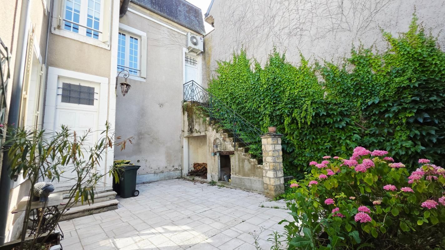 BOURGES BOURGES CENTRE MAISON DE 191M² 6 PIECES GARAGE JARDIN 2