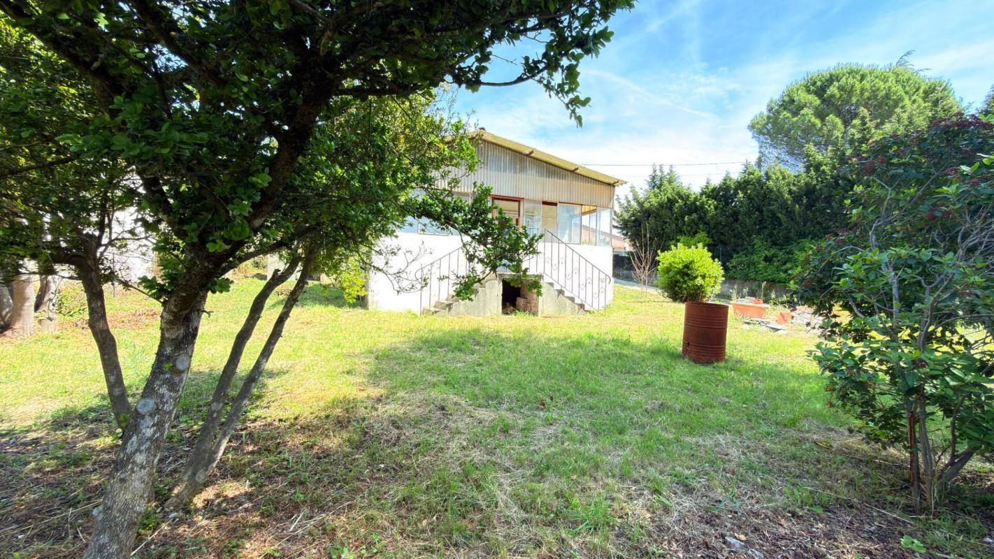 Maison à RENOVER sur 1100m² de terrain constructibles