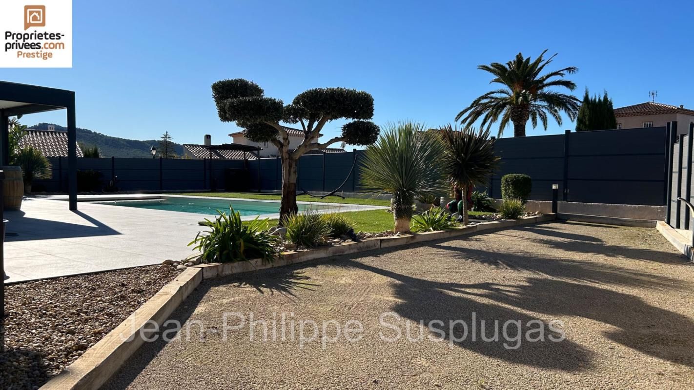 SAINT-CYR-SUR-MER Superbe villa Saint Cyr Sur Mer 6 pièce(s) 163 m2 1