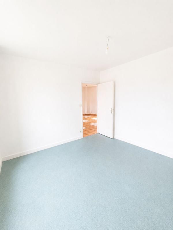 RIANTEC APPARTEMENT T3 de 60 m2 au RDC, PROCHE BOURG, PLAGES ET LORIENT ? STATIONNEMENT 4