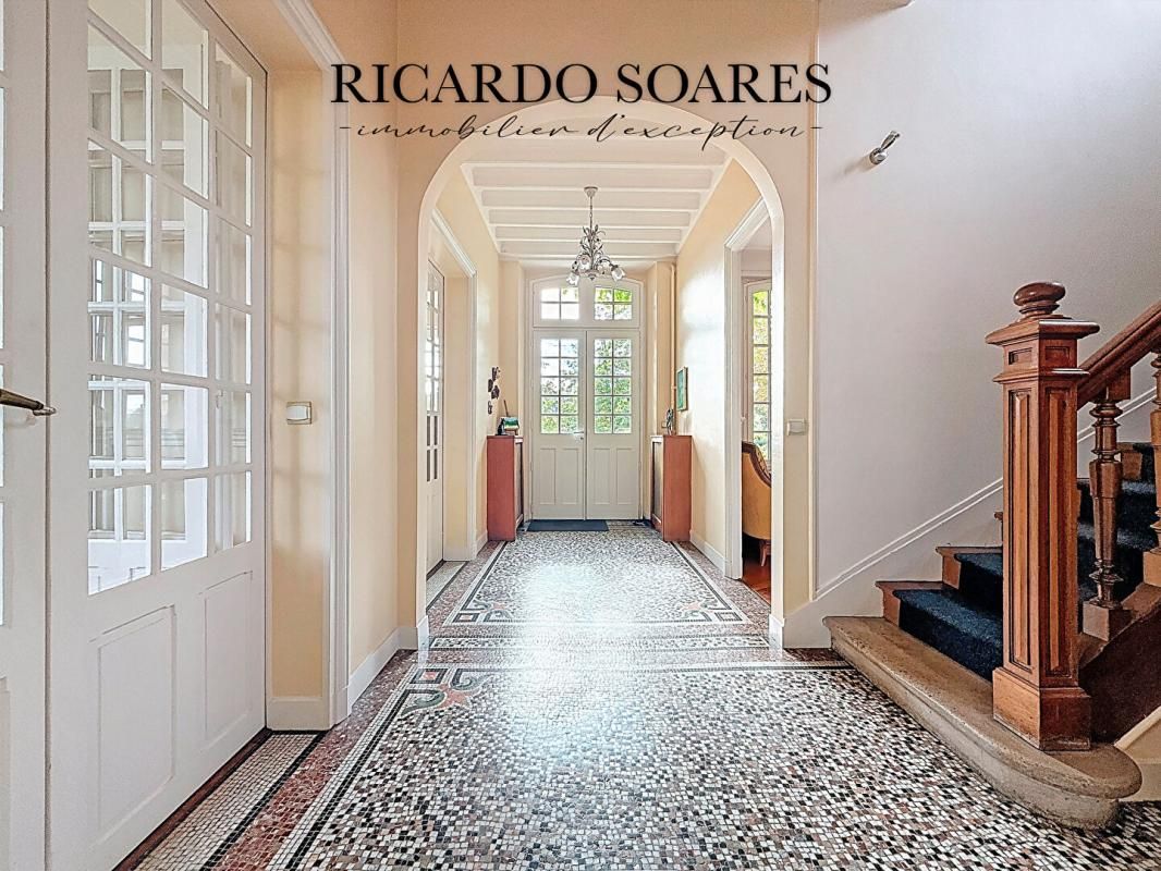 PONT-SAINTE-MAXENCE MAISON DE MAITRE 219m² AU BORD DE L'OISE / 6 CHAMBRES / GARAGE / TERRAIN 2865m² 2