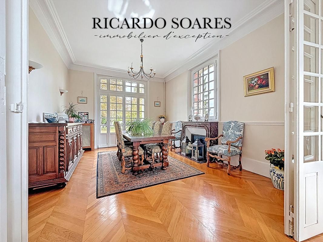 PONT-SAINTE-MAXENCE MAISON DE MAITRE 219m² AU BORD DE L'OISE / 6 CHAMBRES / GARAGE / TERRAIN 2865m² 3