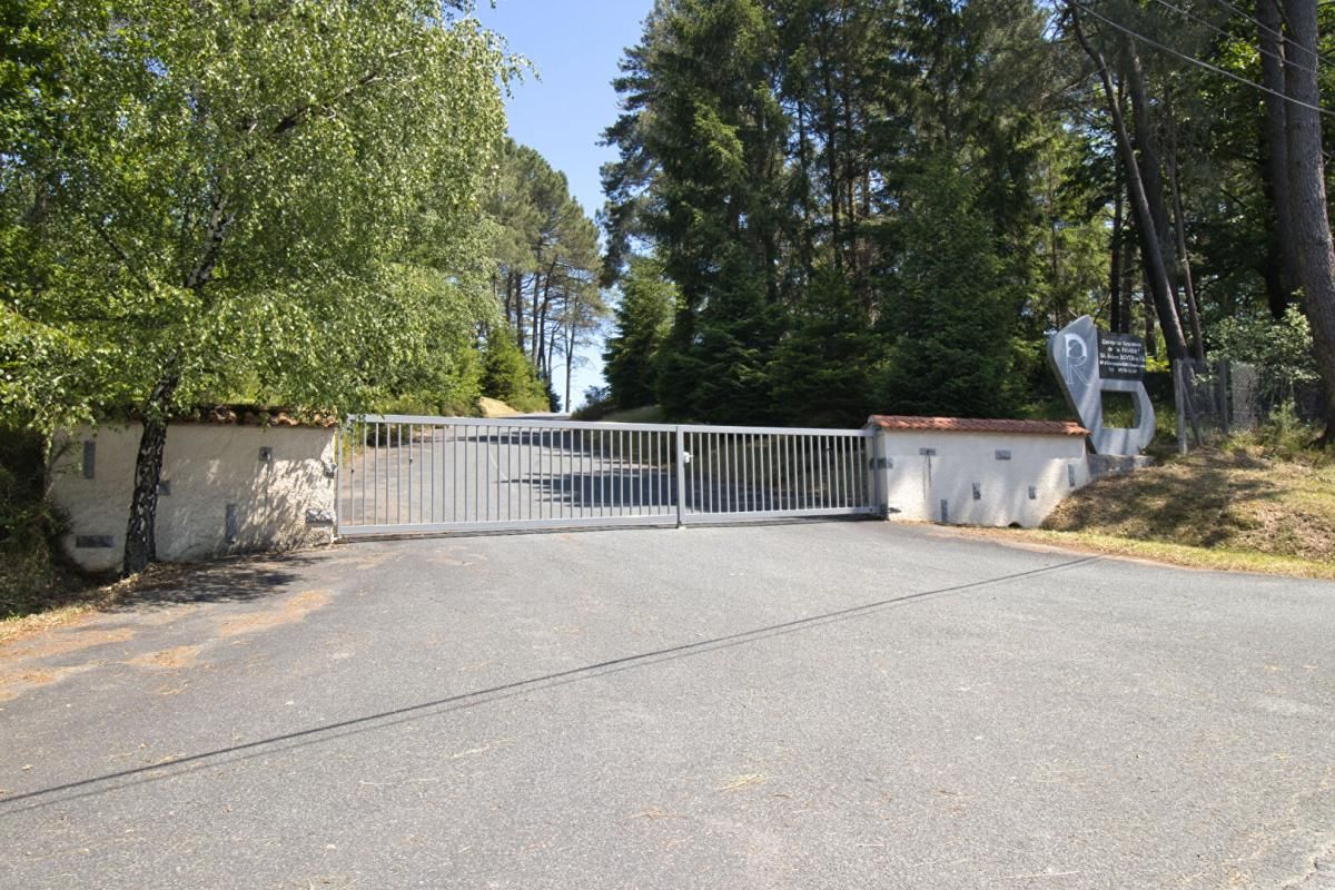 CASTRES LOCAL D'ACTIVITE, ENTREPOTS sur  3,6 hectares - Ancien site granitier 2