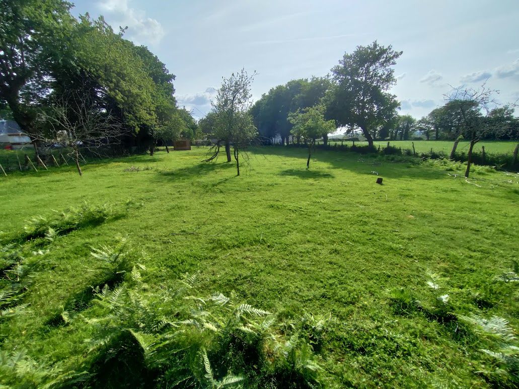 LOYAT Terrain constructible 2259 m² ? Loyat ? 44 990  FAI 2