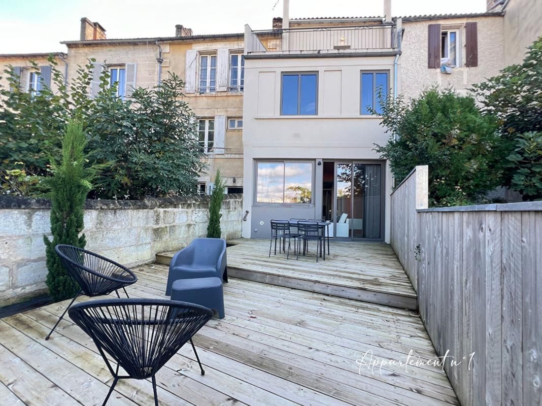 ANGOULEME Immeuble entier quartier VICTOR HUGO 1