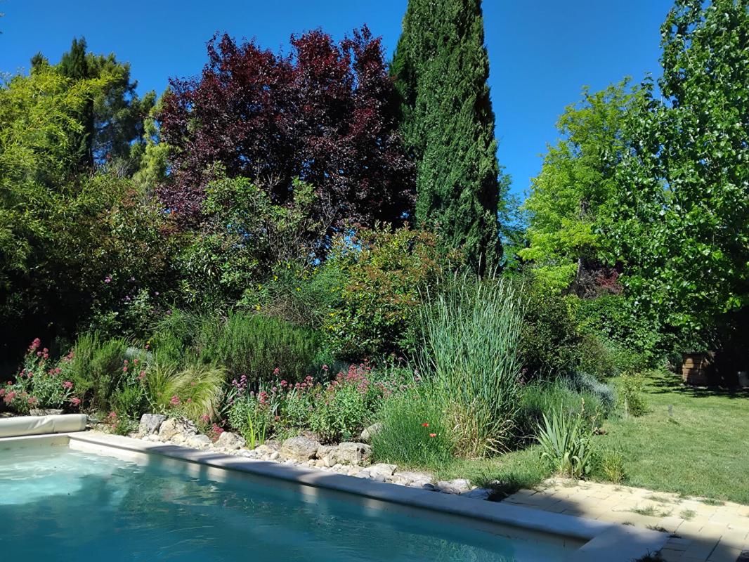 ROUSSILLON Luberon, maison  de hameau avec jardin et piscine 4