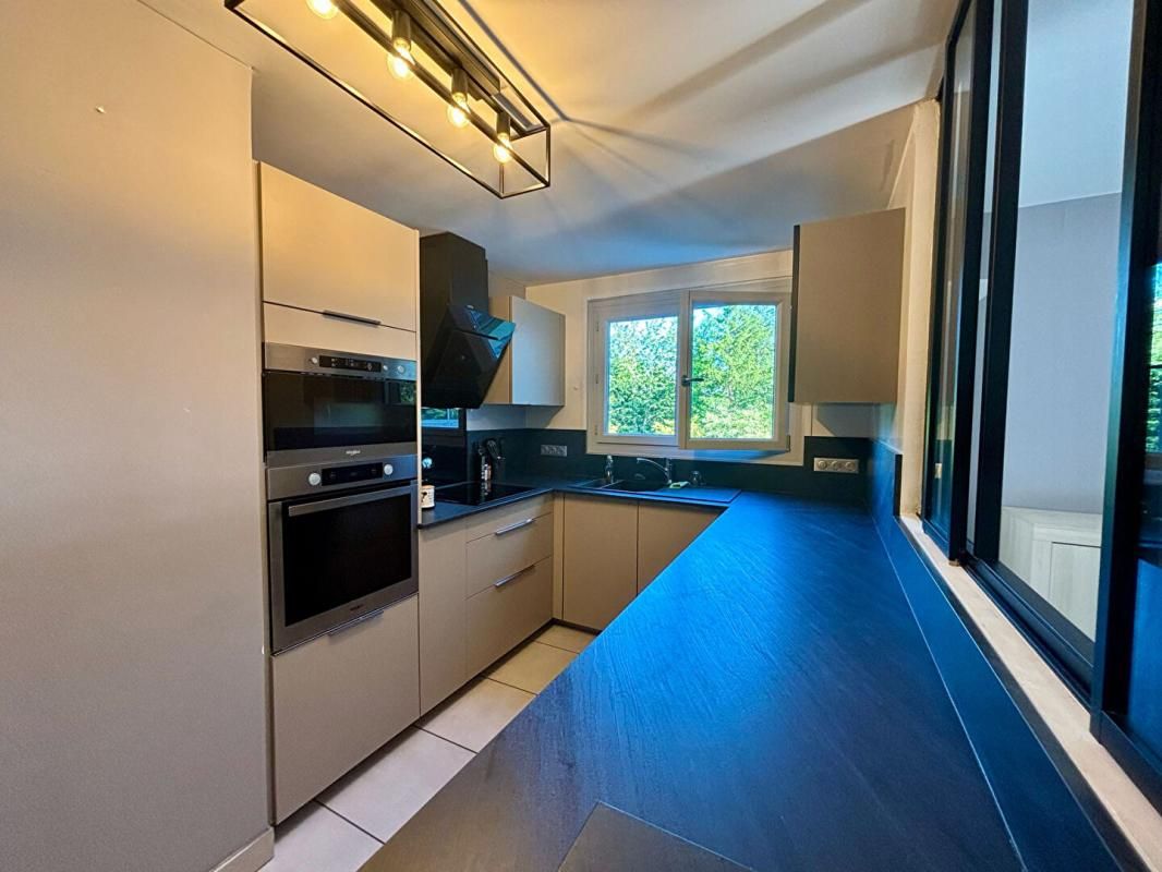 Appartement 4 pièces - 77 m² - Résidence Saint Jean à Nevers - Ascenseur - Balcon - Parking - 3 chambres