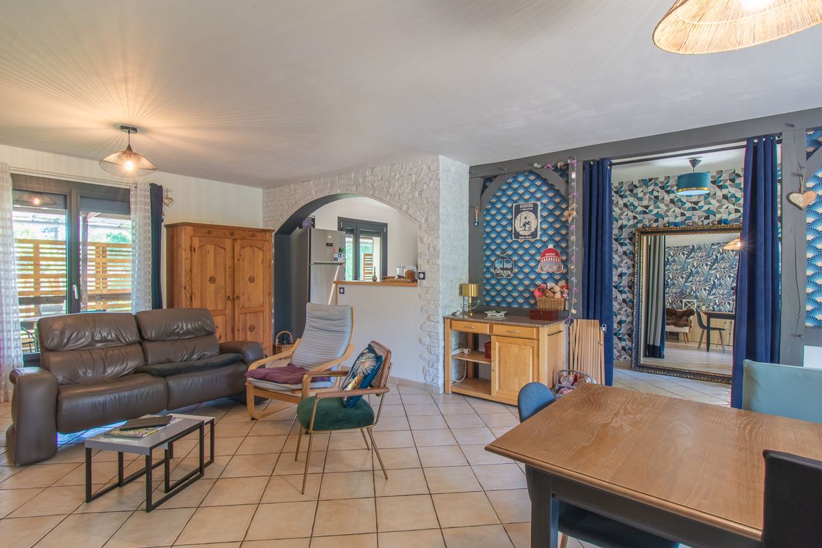 SAINT-HILAIRE-DE-COURT Maison Saint Hilaire De Court 7 pièce(s) 152.06 m2 4