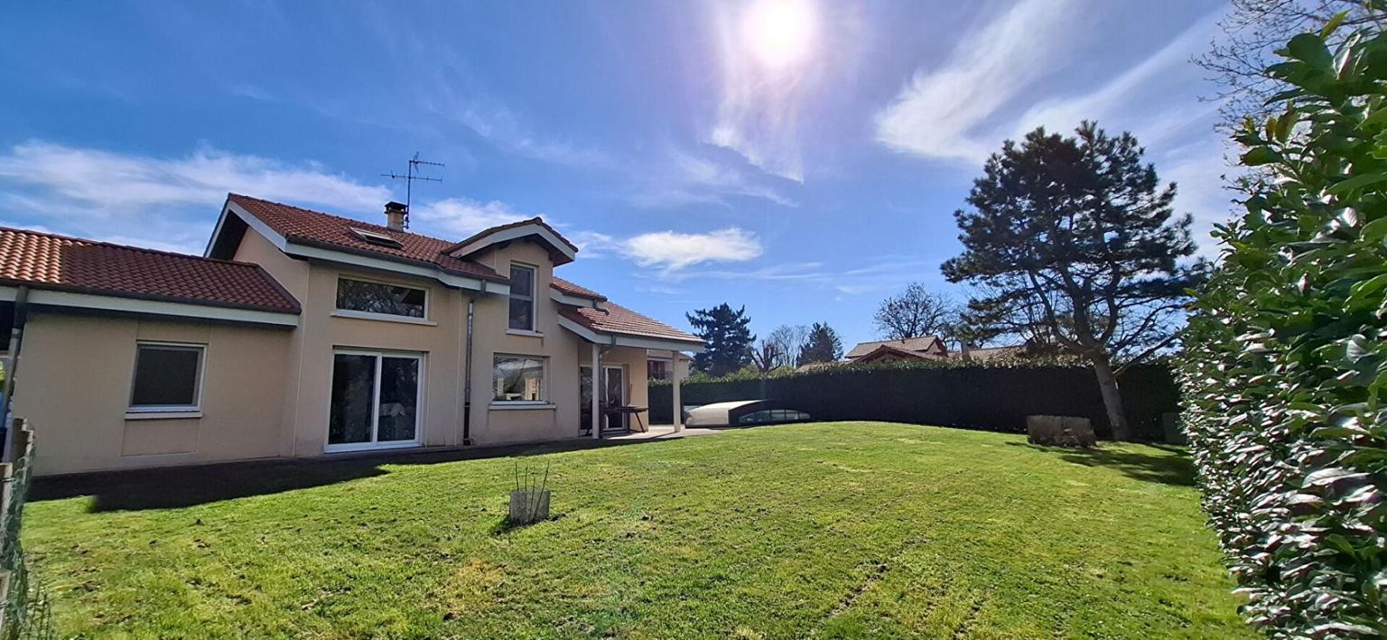 SAINT-JUST Maison Saint Just  140 m2 et piscine 3