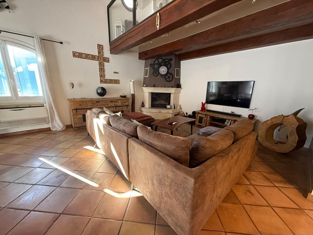 ISTRES Maison individuelle Meublée quatre chambres avec piscine 4