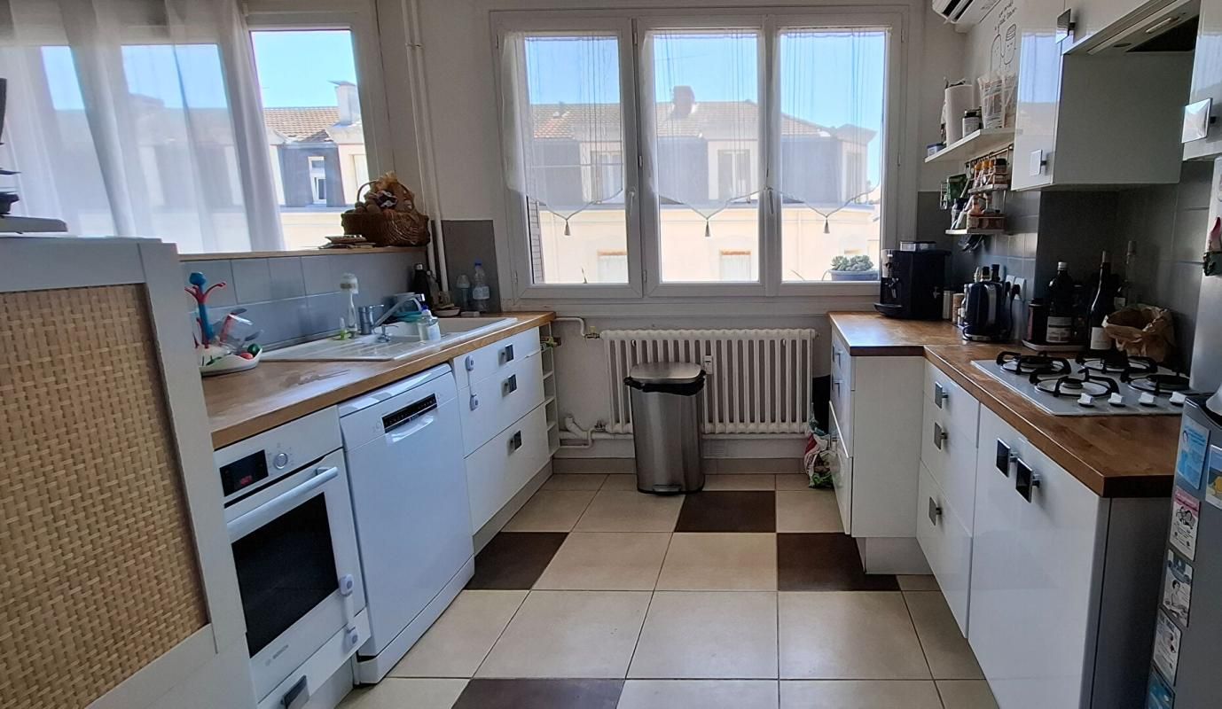 BOURG-EN-BRESSE Appartement Bourg En Bresse centre 68 m2 2