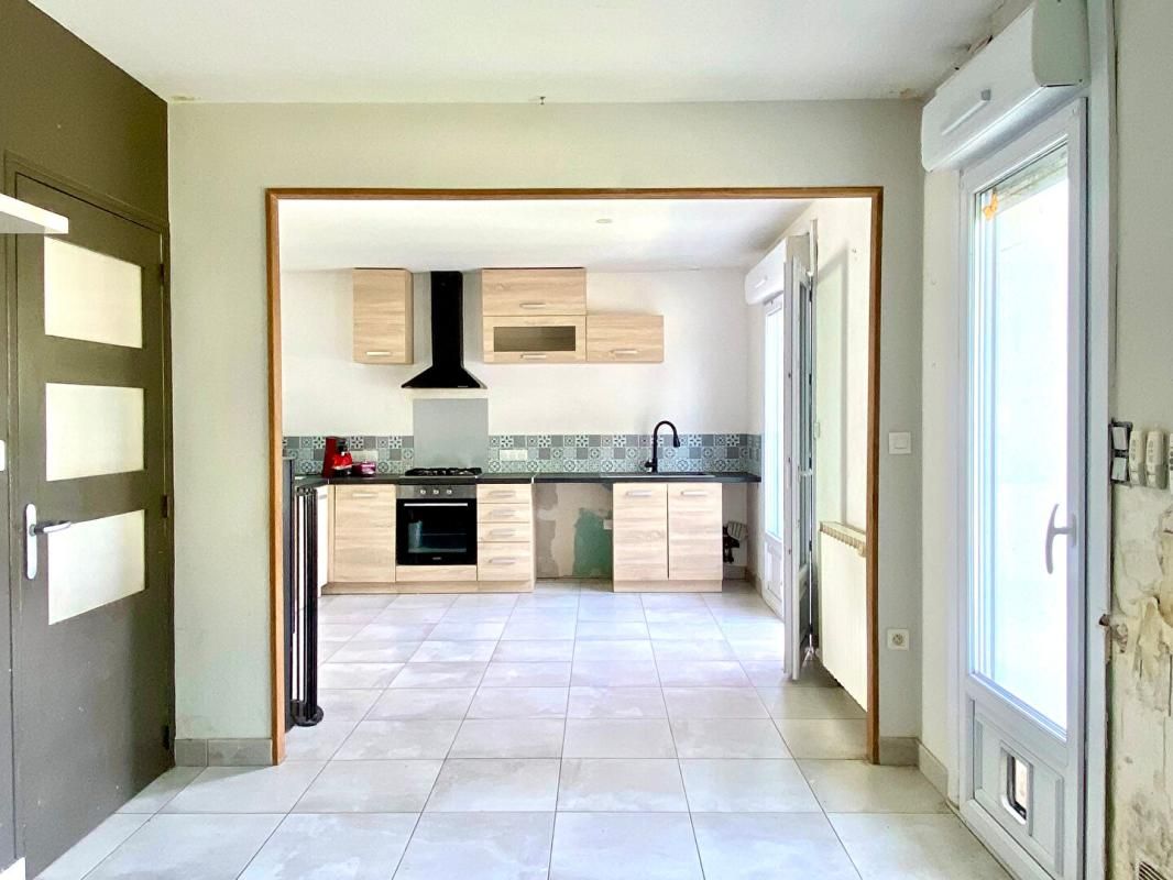 SAINT-CHRISTOPHE-LA-COUPERIE Maison  112 m2 3