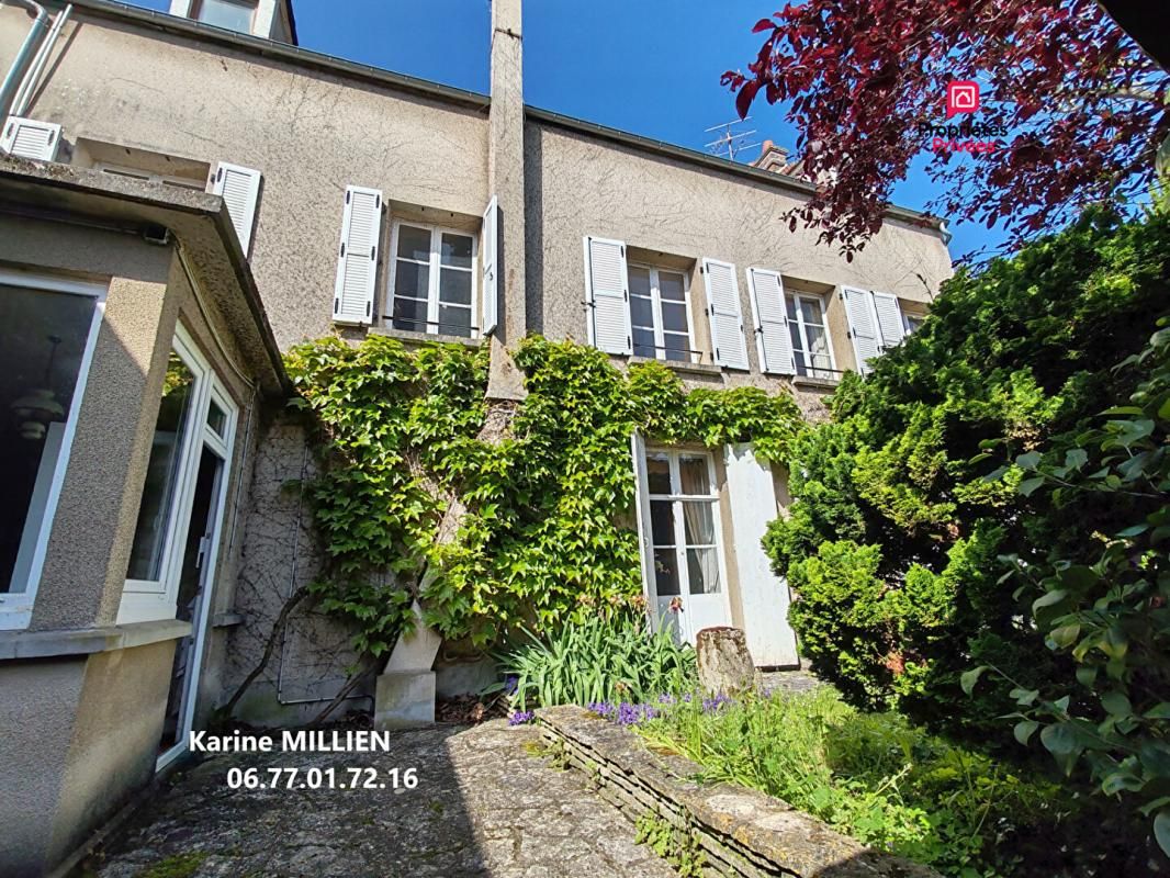 DREUX 28100 Maison en centre ville - 5 chambres - Garage - Dépendance - Grenier - Terrain - 275600 HAI