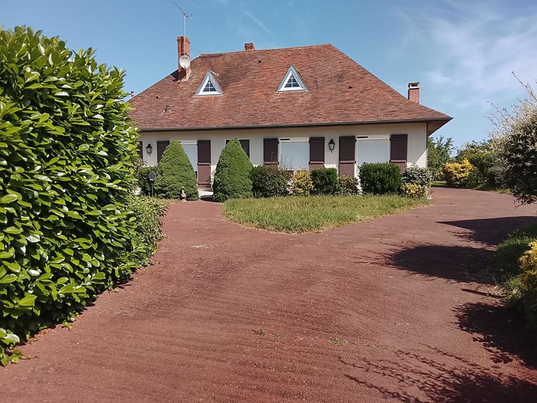 BUZANCAIS Maison Buzancais 6 pièce(s) 272 m2 2