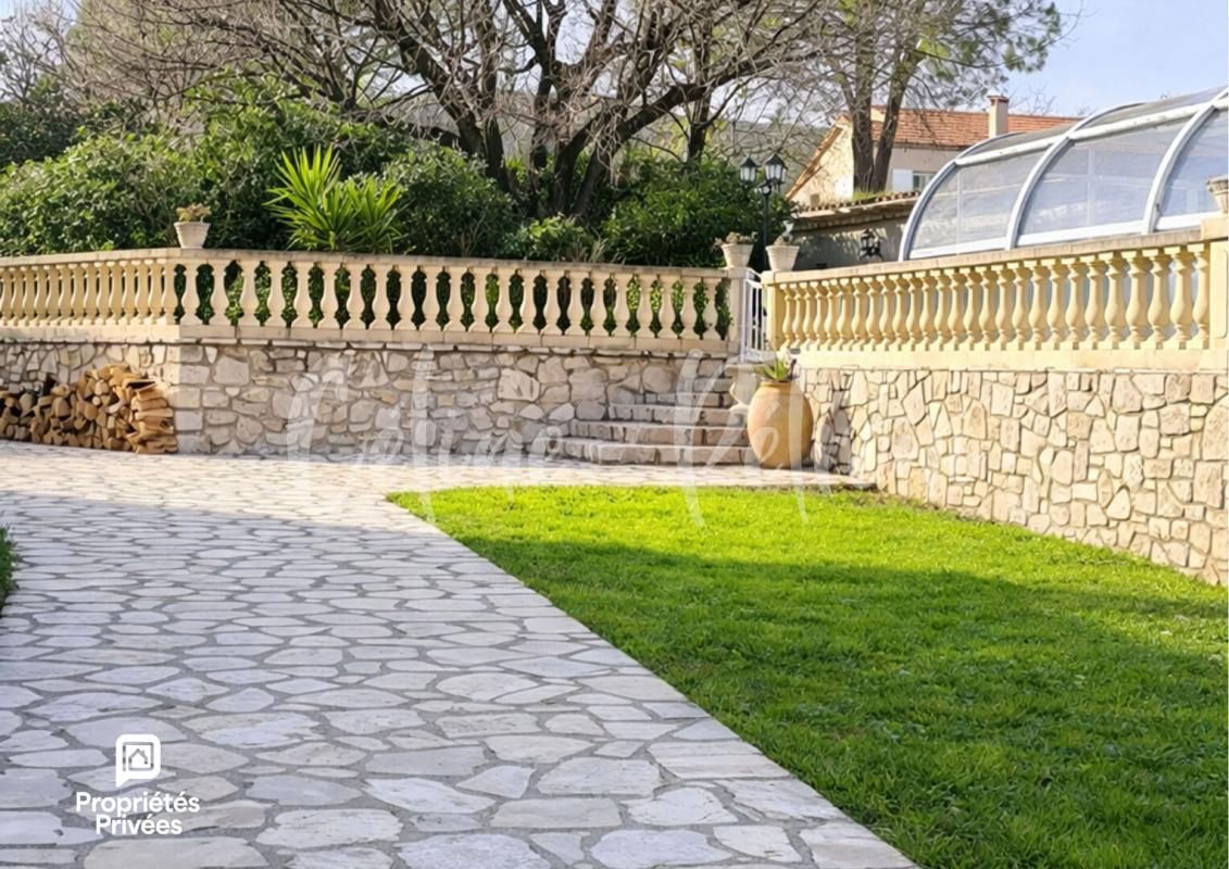 DRAGUIGNAN Demeure de caractère avec tourelle et piscine - 413 m² - Draguignan 3