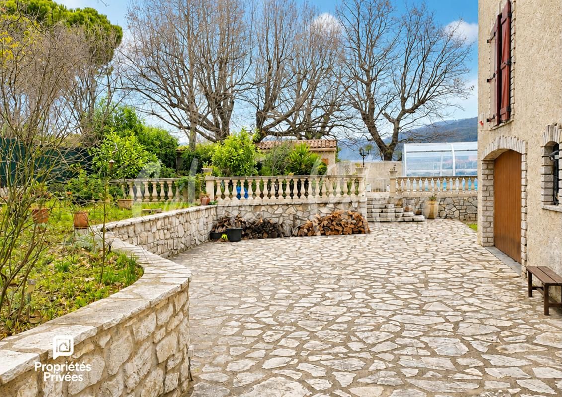 DRAGUIGNAN Demeure de caractère avec tourelle et piscine - 413 m² - Draguignan 4