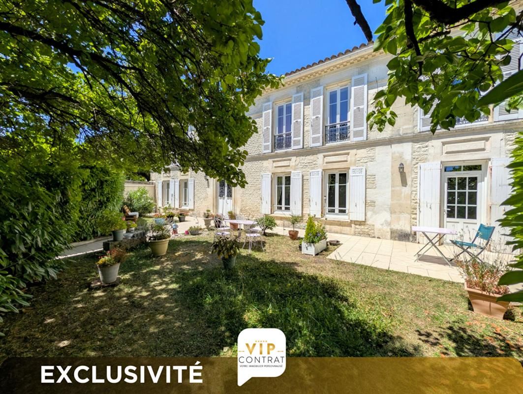 LONZAC Maison Lonzac 7 pièce(s) 258 m2 2