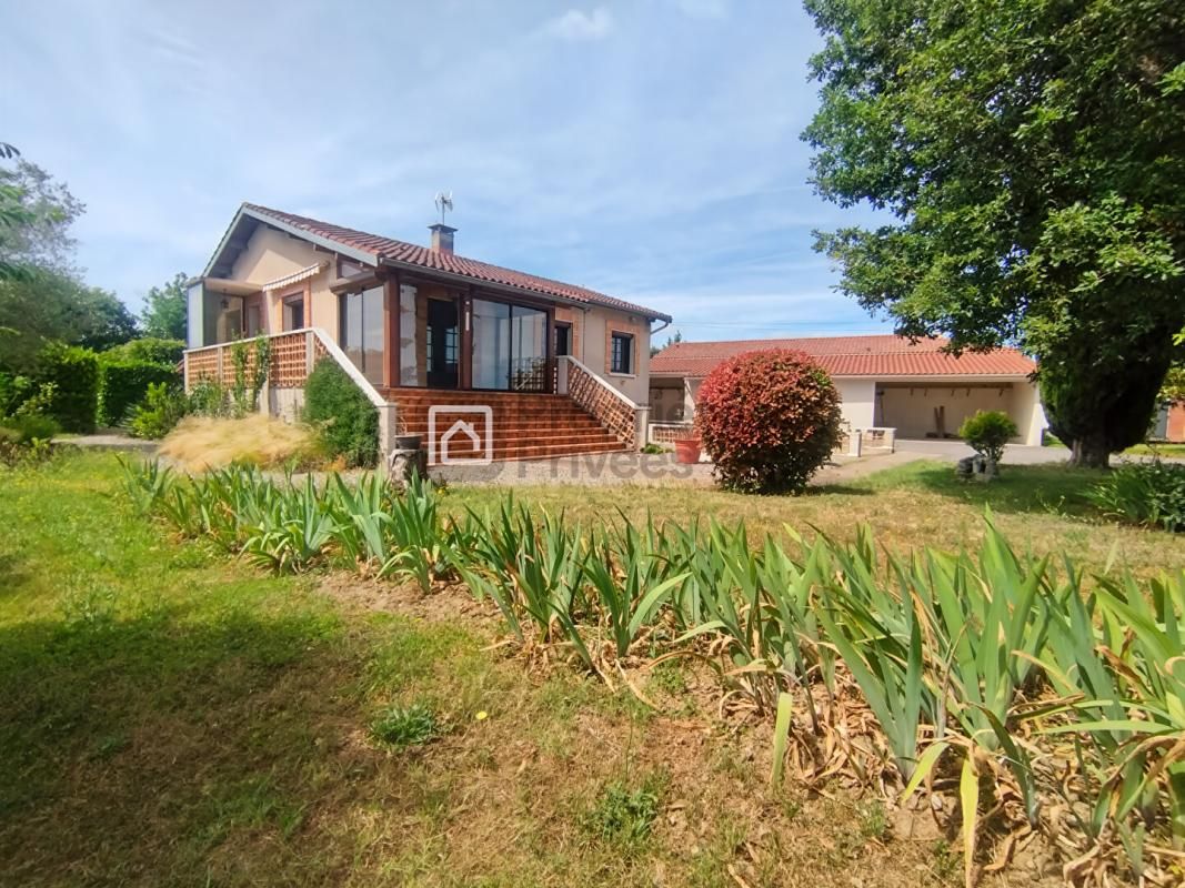 SAUBENS SAUBENS Maison familiale de 145 m² sur une parcelle de 1 658 m² avec dépendances 2