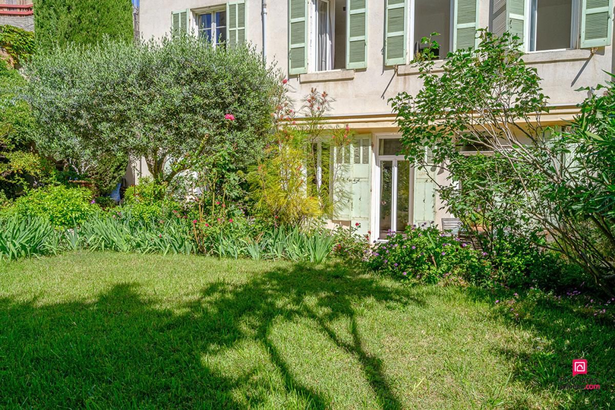 MARSEILLE-6E-ARRONDISSEMENT Appartement 6 pièce(s) 180 m2 2