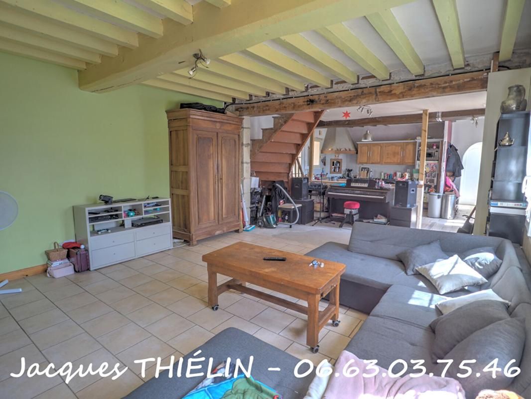 LONGUE-JUMELLES EXCLUSIVITE, PROCHE CENTRE-VILLE !!! 2