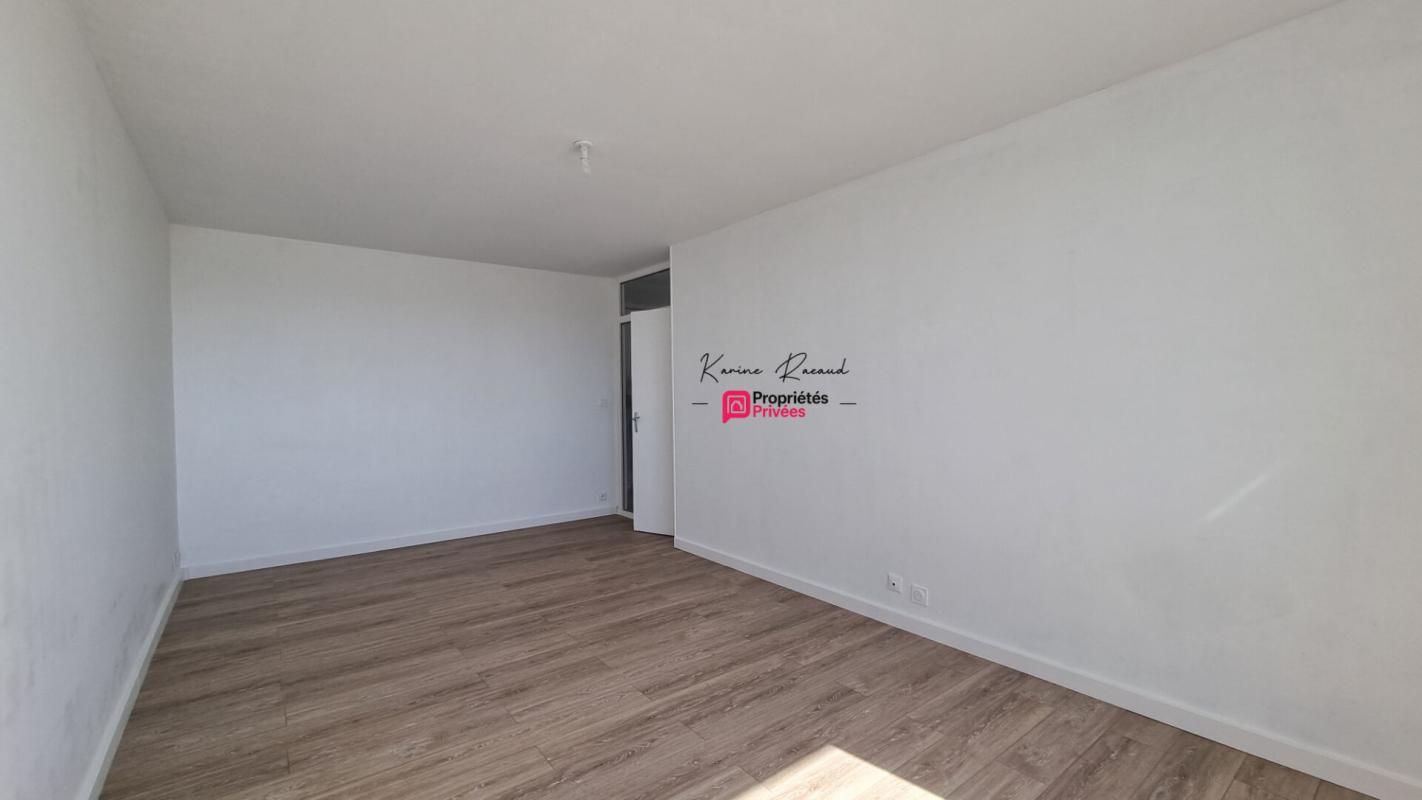 LA ROCHE-SUR-YON Appartement La Roche Sur Yon 58.9 m2, 1 chambre 3