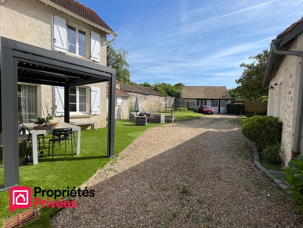 LONGNES Maison ancienne 138m2 4 chambres grand garage 74m2 Jardin clos 625m2 354000 4