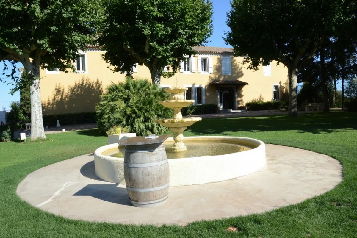 BEZIERS Domaine de caractère avec salle de réception, parc de 1,5 hectare et logements 3