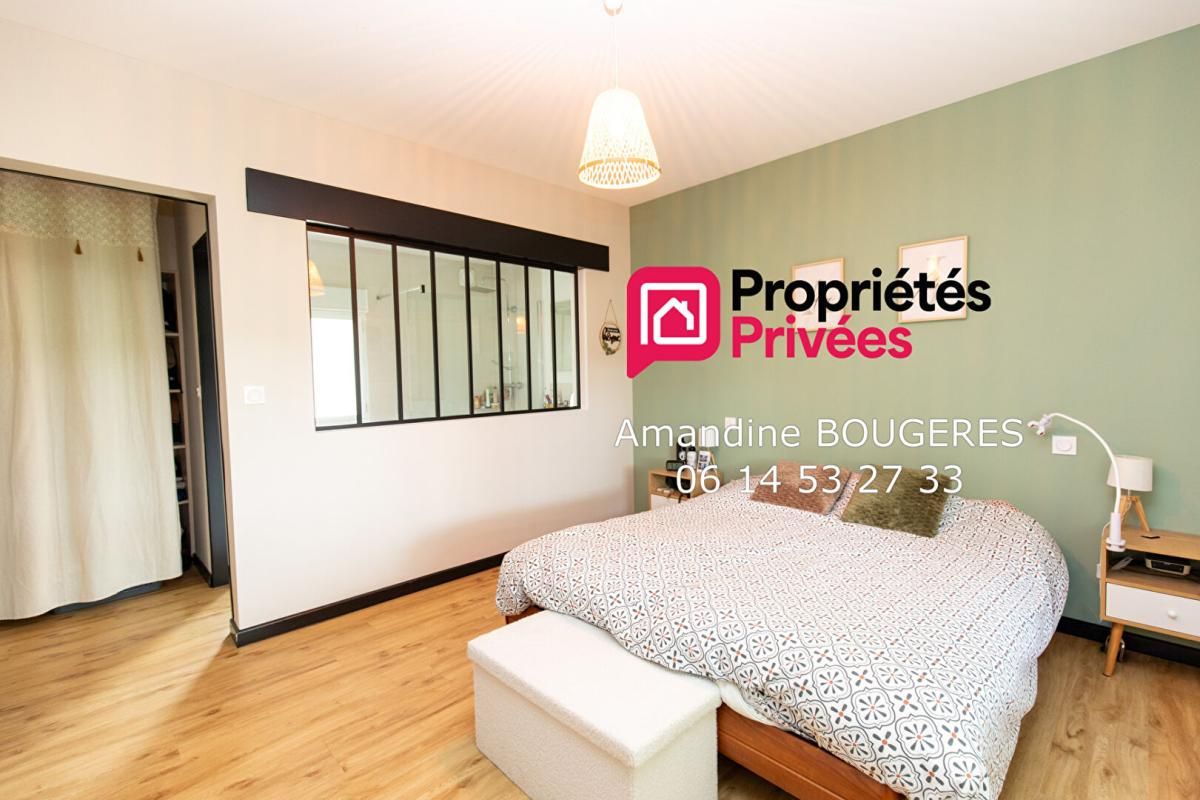 BAIS BAIS 35680 - 356 000 EUROS - Dépendances- grand jardin- 4 chambres 4
