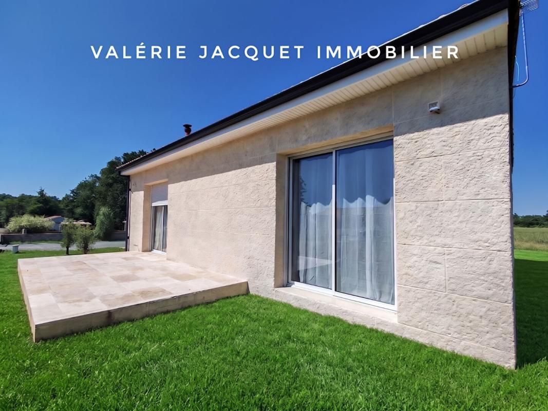 LE FOUILLOUX À 7 km de Montguyon Ensemble Immobilier Unique : Maison Moderne & Grand Hangar Équipé 2
