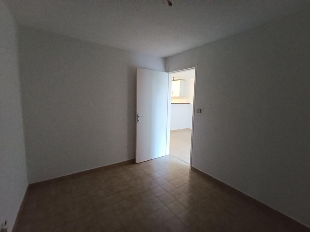 DUCOS T2 Ducos 29m² + Terrasse | Rénové| Idéal 1er Achat ou Investissement 4