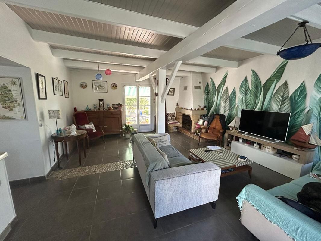 SAINT-NAZAIRE-SUR-CHARENTE Maison Saint Nazaire Sur Charente 8 pièce(s) 162.50 m2 1