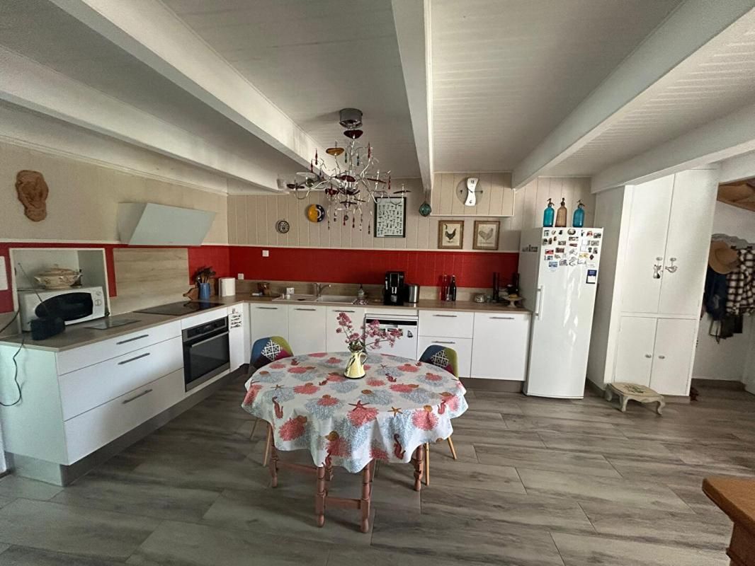 SAINT-NAZAIRE-SUR-CHARENTE Maison Saint Nazaire Sur Charente 8 pièce(s) 162.50 m2 3