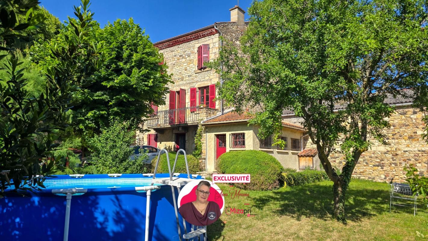 SAUVAGNAT-SAINTE-MARTHE Maison de caractère en pierres, 152 m² , Jardin, terrasse et dépendances , proche Issoire 1