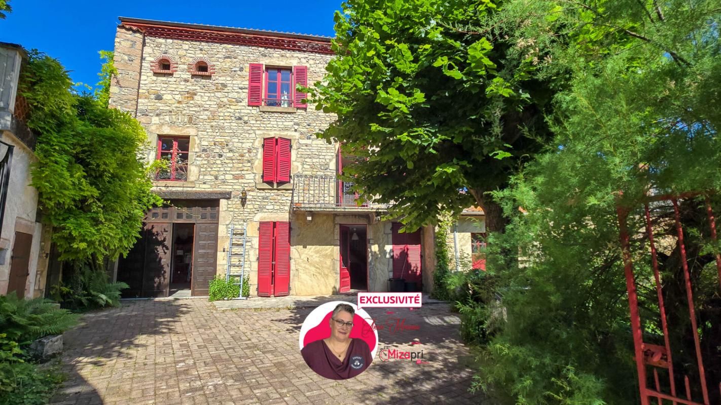 SAUVAGNAT-SAINTE-MARTHE Maison de caractère en pierres, 152 m² , Jardin, terrasse et dépendances , proche Issoire 2