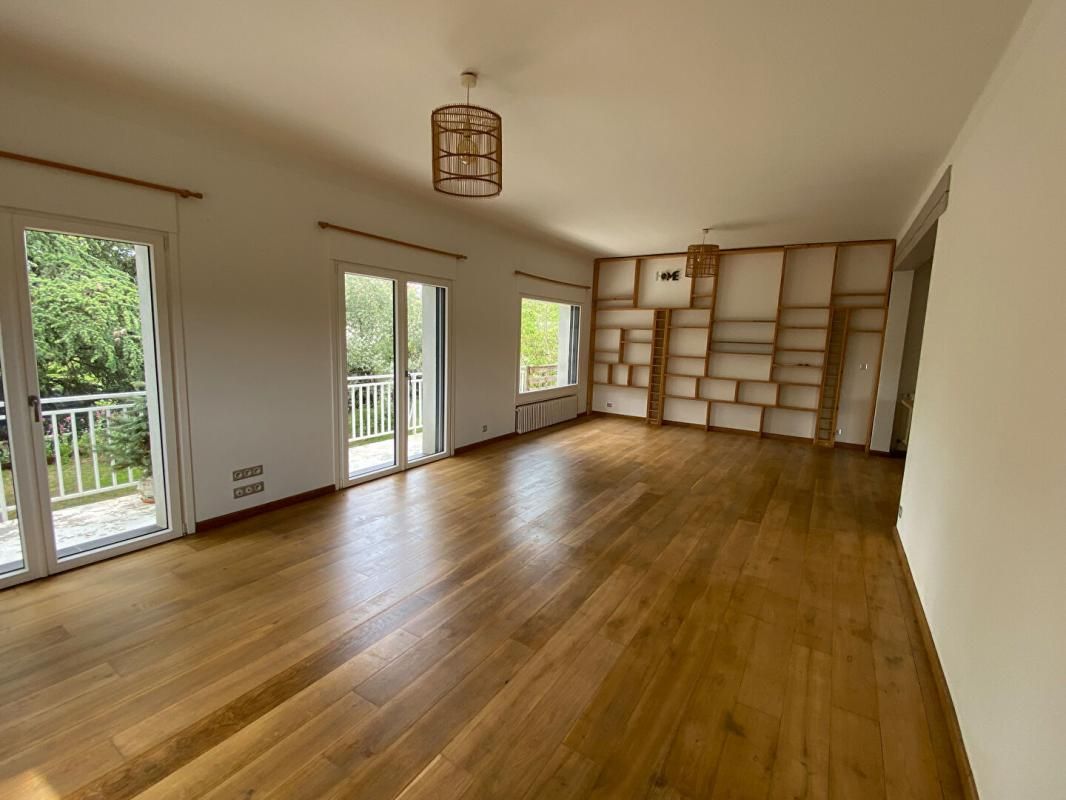 CHATEAU-ARNOUX-SAINT-AUBAN Maison Chateau Arnoux Saint Auban 7 pièce(s) 182.23 m2 3
