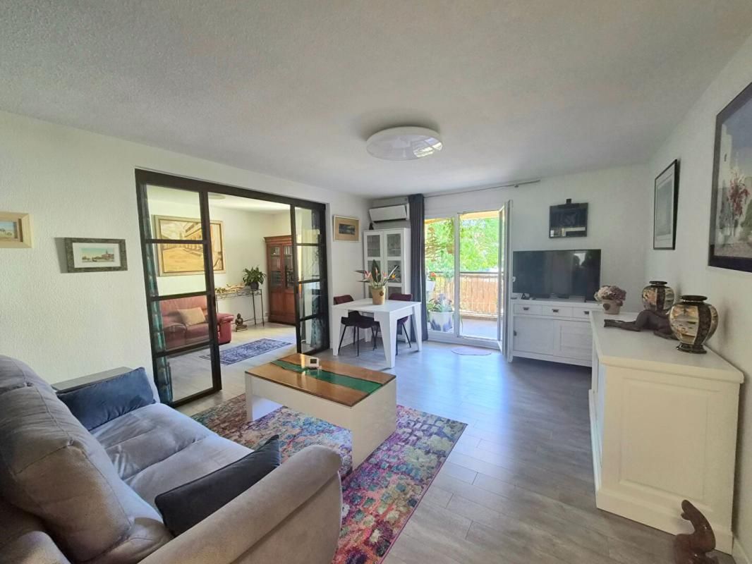SIX-FOURS-LES-PLAGES APPARTEMENT T3 CENTRE VILLE- SIX FOURS 2