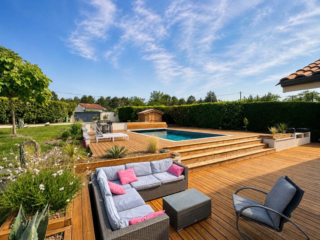 Maison Salles centre : 7 pièces 164 m2 garage et piscine et grand terrain