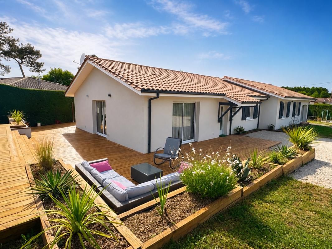 SALLES Maison Salles centre : 7 pièces 164 m2 garage et piscine et grand terrain 3