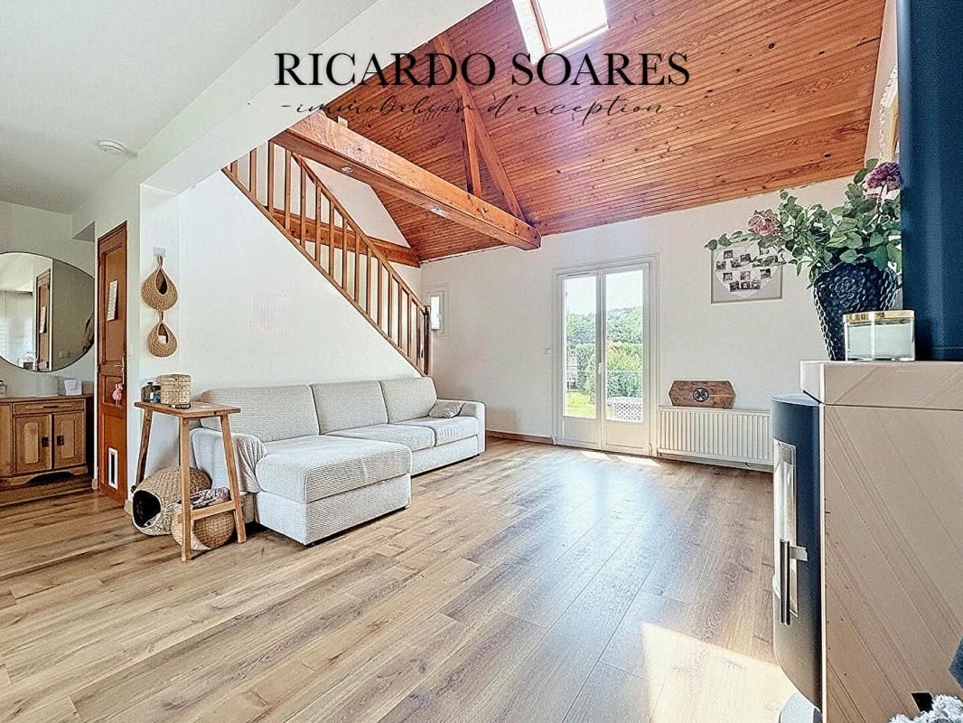ANGICOURT 60940 ANGICOURT - MAISON FAMILIALE 103m2 AU SOL / 3 ou 4 CHAMBRES / SOUS-SOL TOTAL / TERRAIN 1215 m2 2