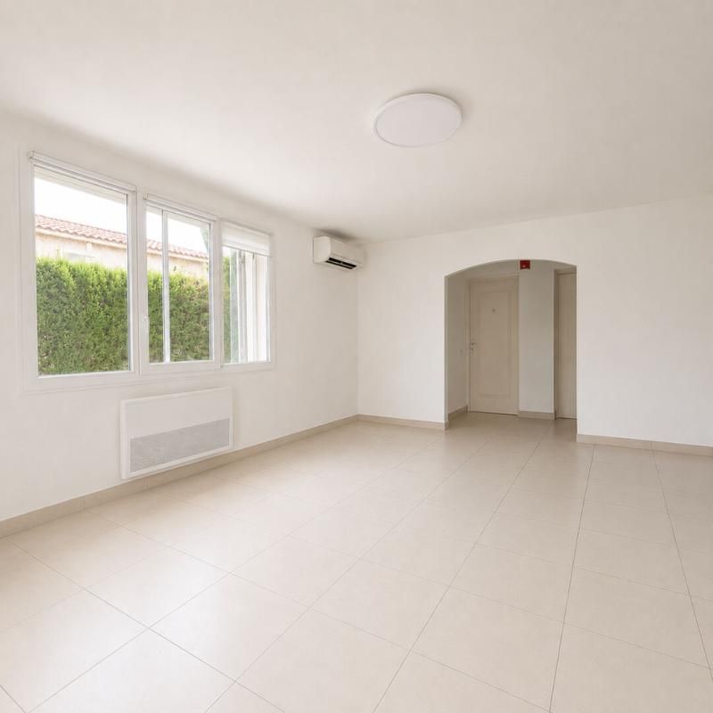 MARIGNANE Esprit Villa : Appartement Rénové de 82m² avec Jardin d'environ 230m² ! 2
