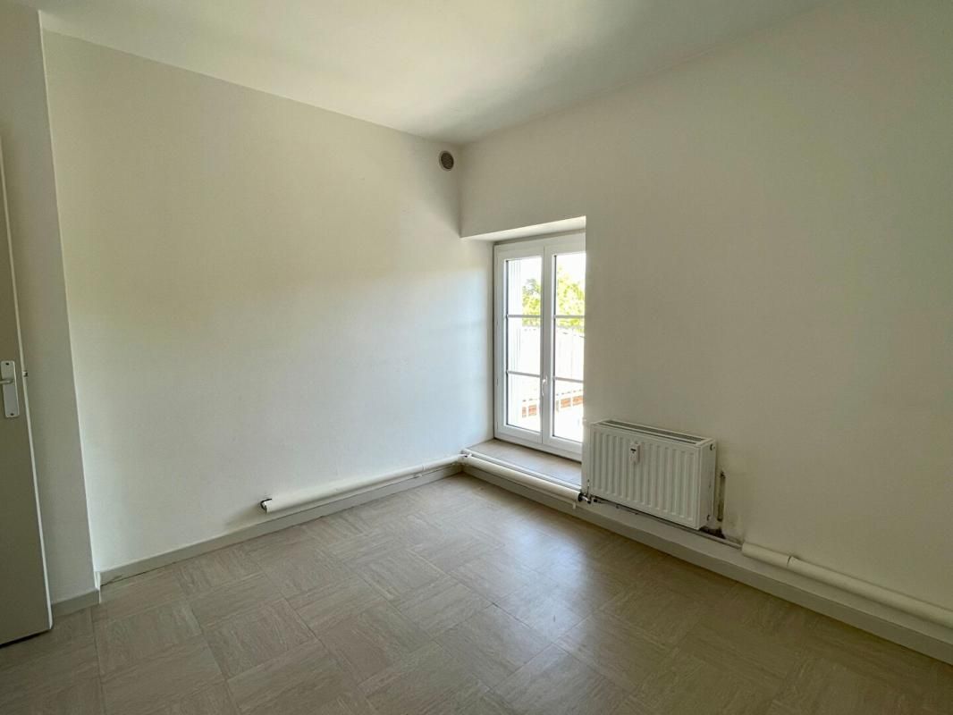 MONTBRISON Appartement Montbrison 1 pièce(s) 38 m2 4