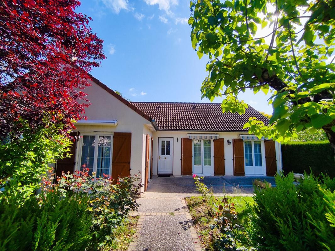 PREUILLY-SUR-CLAISE Maison de plain pied Preuilly Sur Claise 5 pièce(s) 109 m2 2